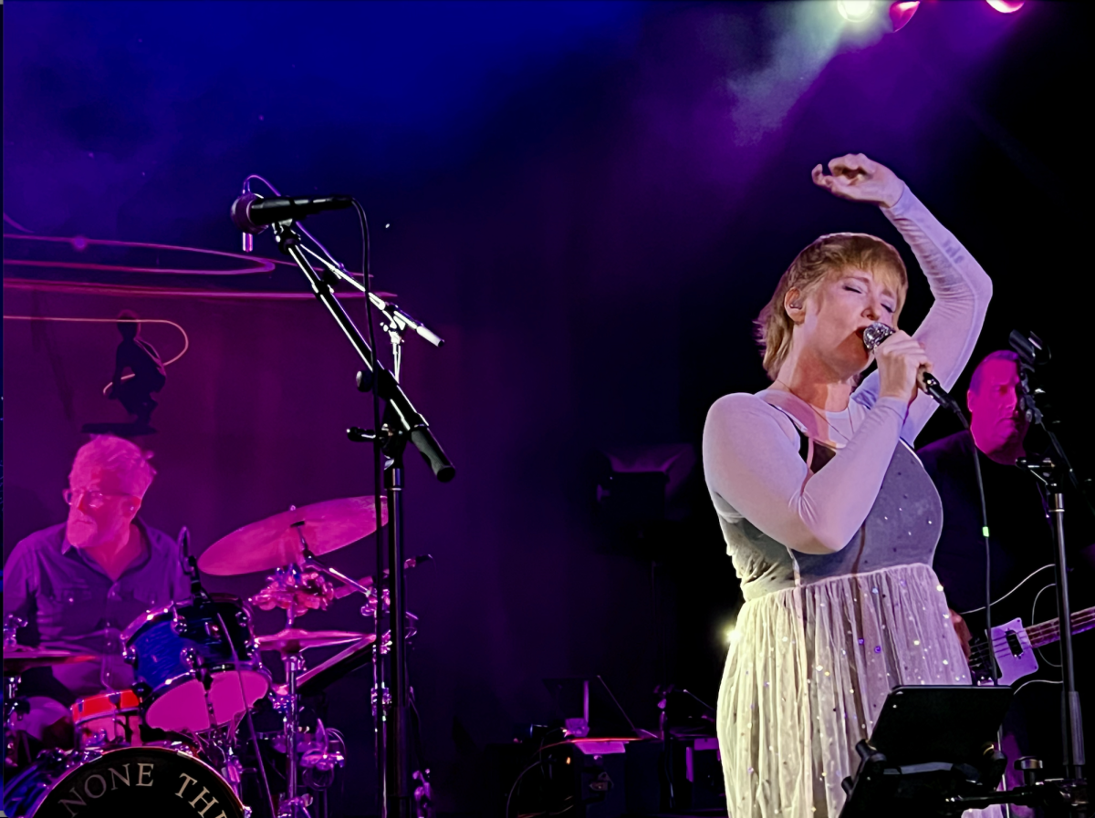 Lead singer Leigh Nash performs with bassist Justin Cary and drummer Dale Baker in the background, as photographed on Oct. 27, 2024. (Hustler Multimedia/Nathalie Larson)